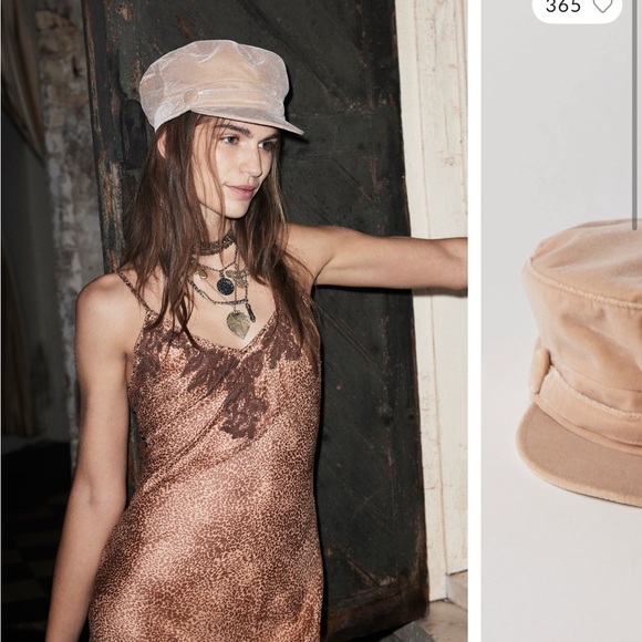 Free People Accessories - NWT Free People Velvet Cadet Hat
